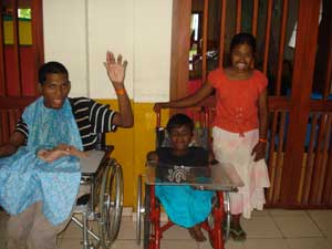 Kinder im Rollstuhl